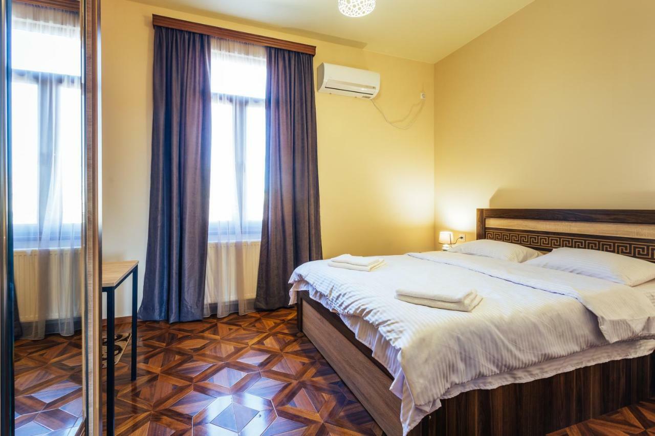 Memory House Hotel Kutaisi Bagian luar foto