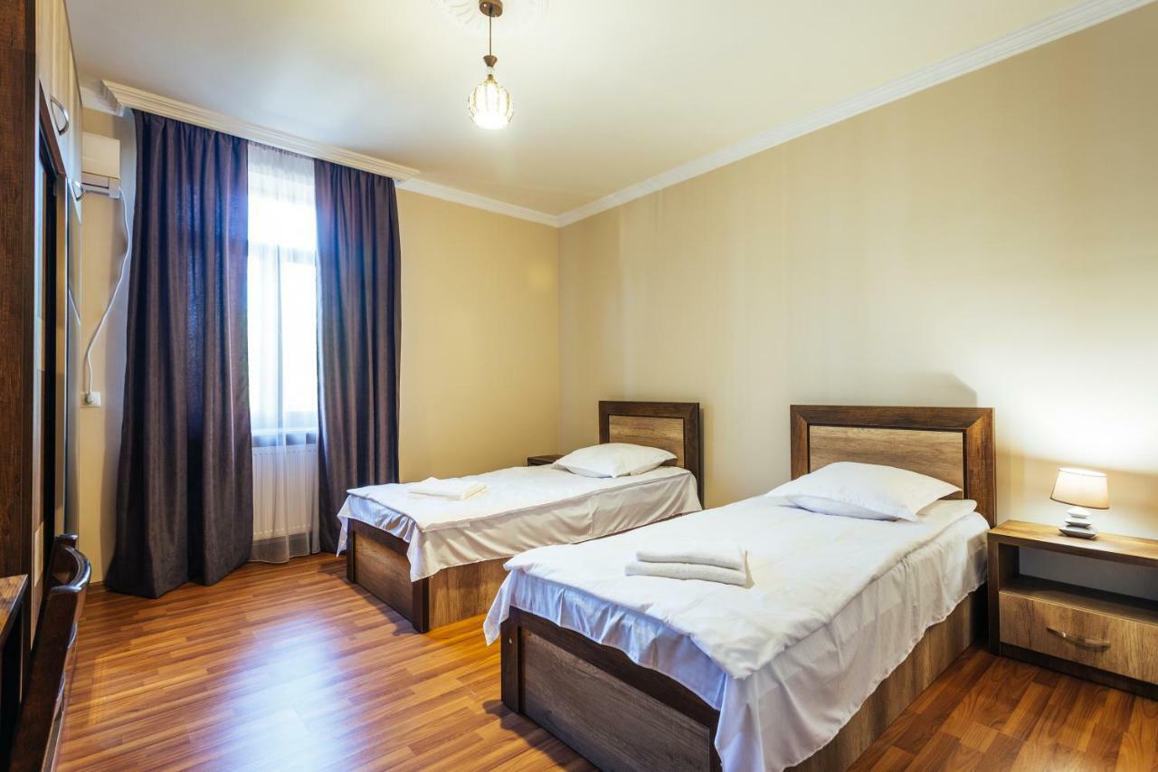 Memory House Hotel Kutaisi Bagian luar foto