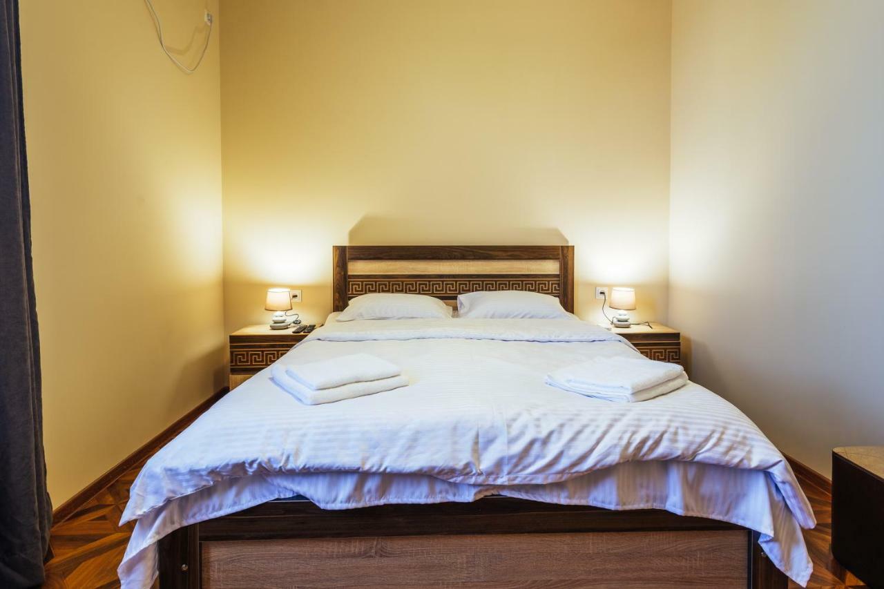 Memory House Hotel Kutaisi Bagian luar foto