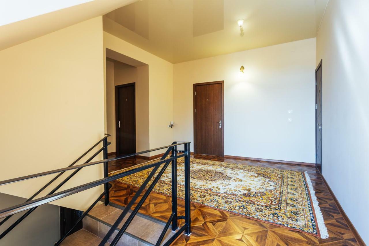Memory House Hotel Kutaisi Bagian luar foto