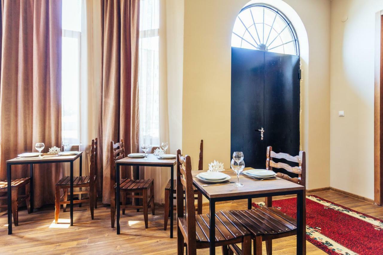 Memory House Hotel Kutaisi Bagian luar foto