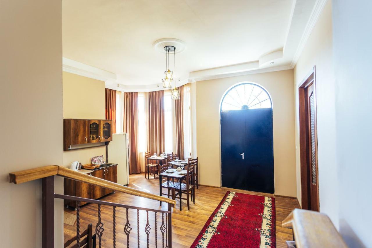 Memory House Hotel Kutaisi Bagian luar foto